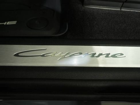 Certified 2025 Porsche Cayenne image 33