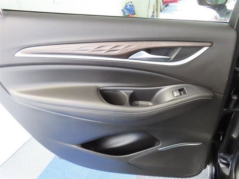 Used 2022 Buick Enclave Avenir w/ Trailering Package, 5000 lbs. AWD/4WD image 33