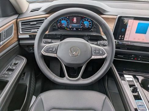 New 2026 Volkswagen Atlas SE FWD image 18
