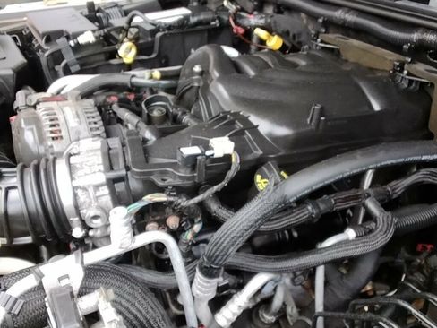 Used 2015 Jeep Wrangler Unlimited Sahara w/ Connectivity Group AWD/4WD image 26
