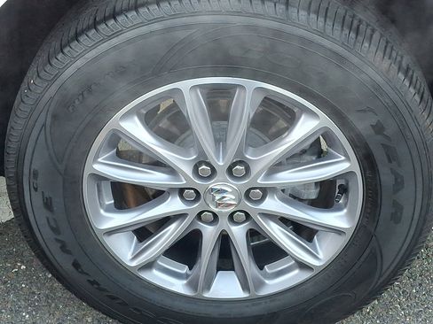 Certified 2023 Buick Enclave Essence image 28