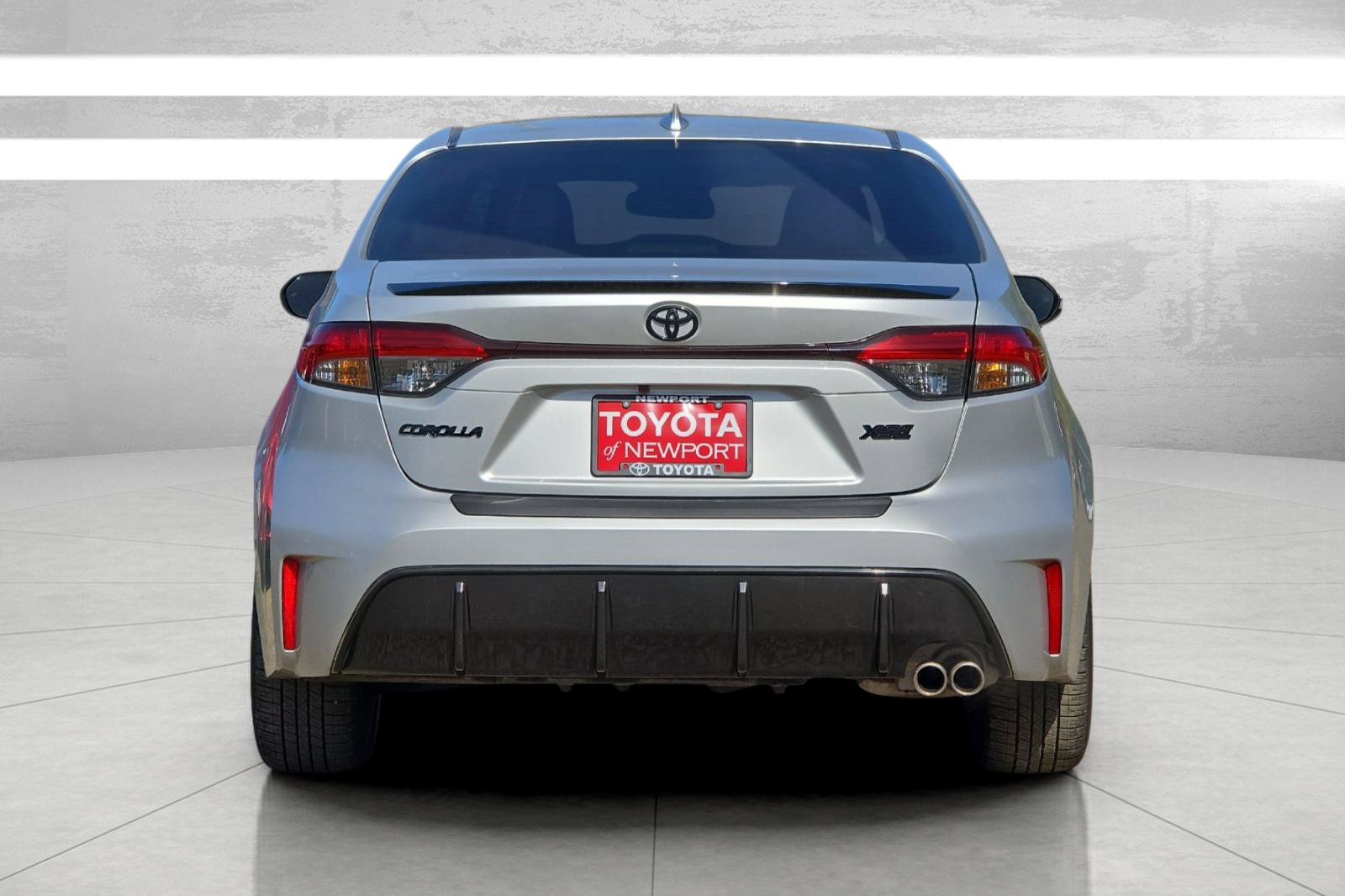 Used 2025 Toyota Corolla XSE FWD image 5
