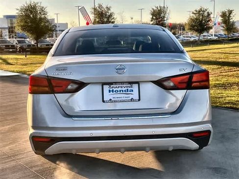 Used 2021 Nissan Altima 2.5 SV image 6