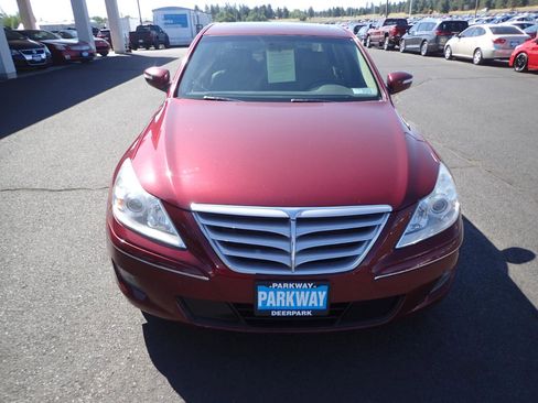 Used 2011 Hyundai Genesis 4.6 RWD image 8