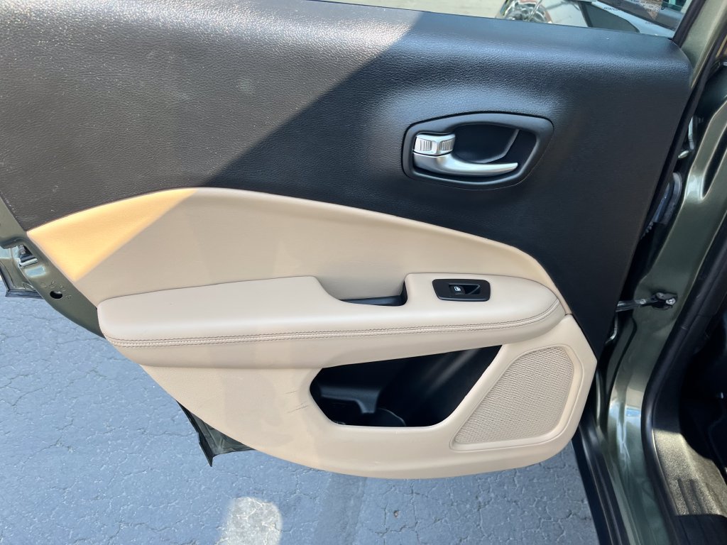Used 2018 Jeep Compass Sport AWD/4WD image 19