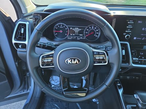 Certified 2021 Kia Sorento EX w/ Panoramic Sunroof Package AWD/4WD image 18