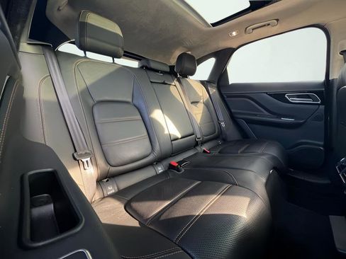 Used 2019 Jaguar F-PACE Prestige image 22