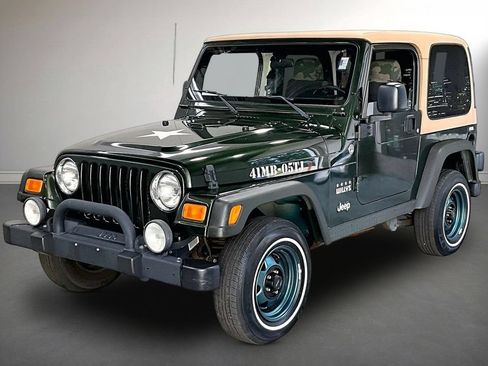 Used 2005 Jeep Wrangler X w/ Willys Edition Group AWD/4WD image 3