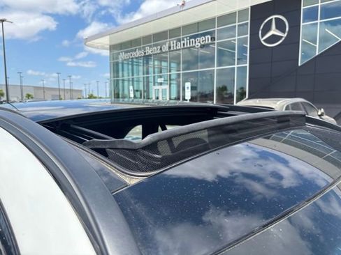 Used 2022 Mercedes-Benz GLC 300 4MATIC image 7