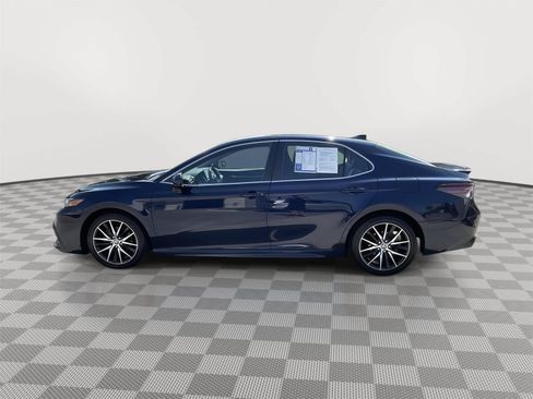 Used 2021 Toyota Camry SE FWD image 11