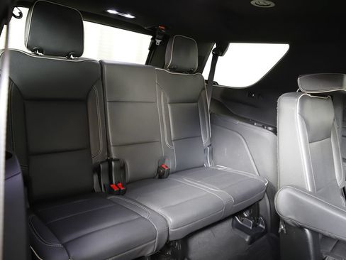 Used 2023 Chevrolet Tahoe Premier AWD/4WD image 10