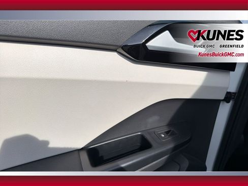 Used 2025 Volkswagen Taos S image 32