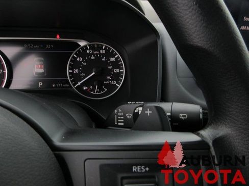 Used 2023 Nissan Rogue S image 15