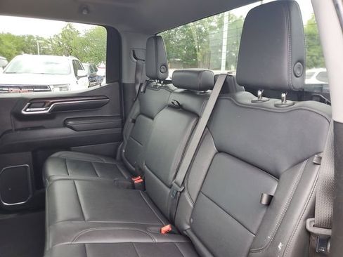 Used 2024 GMC Sierra 1500 SLT image 10