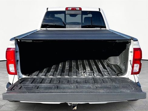 Used 2018 Chevrolet Silverado 1500 High Country image 18
