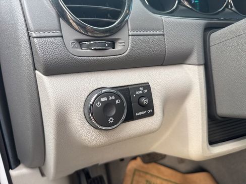 Used 2017 Buick Enclave Leather image 23