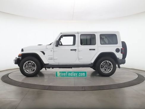 Used 2022 Jeep Wrangler Unlimited Sahara w/ Dual Top Group AWD/4WD image 9