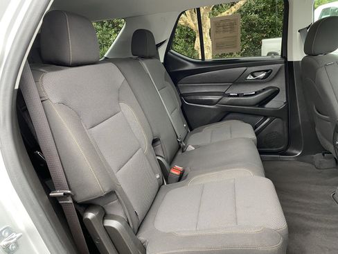 Used 2020 Chevrolet Traverse LS image 34