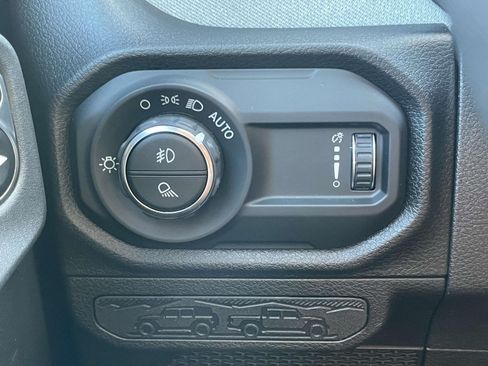 Used 2026 Jeep Gladiator Sport AWD/4WD image 16