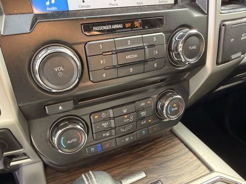 Used 2018 Ford F150 Lariat w/ Equipment Group 501A Mid image 21