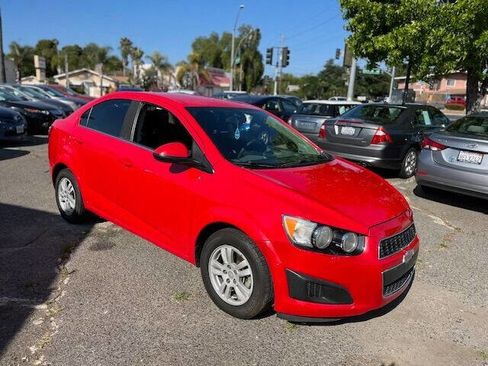 Used 2016 Chevrolet Sonic LT image 3