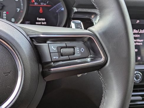 Used 2025 Porsche Macan AWD/4WD image 35