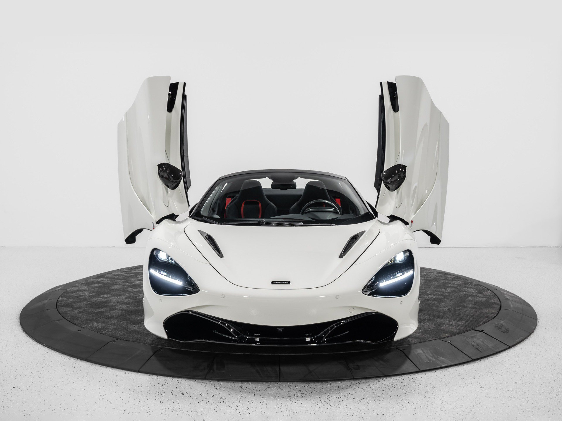 Used 2021 McLaren 720S Performance RWD image 15