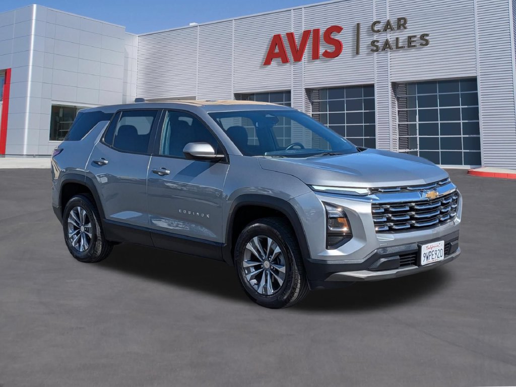 Used 2026 Chevrolet Equinox LT AWD/4WD image 3