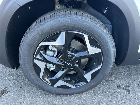 New 2026 Kia Seltos S image 10