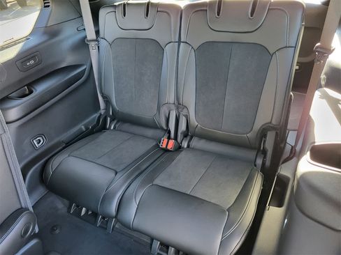 New 2025 Jeep Grand Cherokee L Altitude image 22