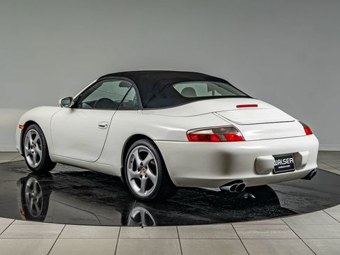 Used 2003 Porsche 911 Carrera RWD image 3