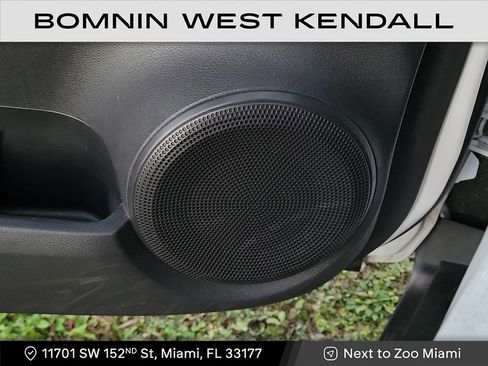 Used 2019 Nissan Kicks SV image 27