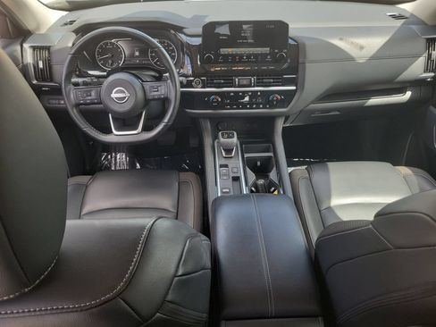 Used 2024 Nissan Pathfinder SL w/ Cargo Package FWD image 17