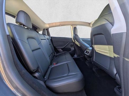 Used 2023 Tesla Model Y Performance image 19