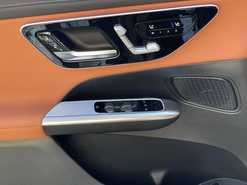 New 2026 Mercedes-Benz GLC 43 AMG 4MATIC image 18