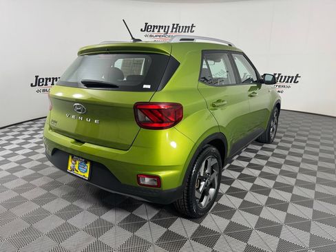 Used 2023 Hyundai Venue SEL w/ Cargo Package FWD image 7
