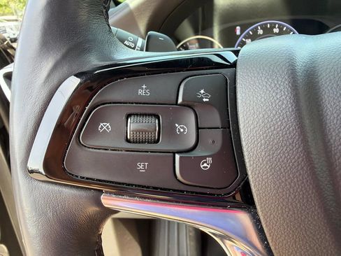 Used 2022 Buick Enclave Avenir w/ Avenir Technology Package AWD/4WD image 29