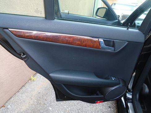 Used 2008 Mercedes-Benz C 300 Sedan image 10