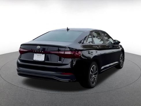 Used 2025 Volkswagen Jetta SE image 11