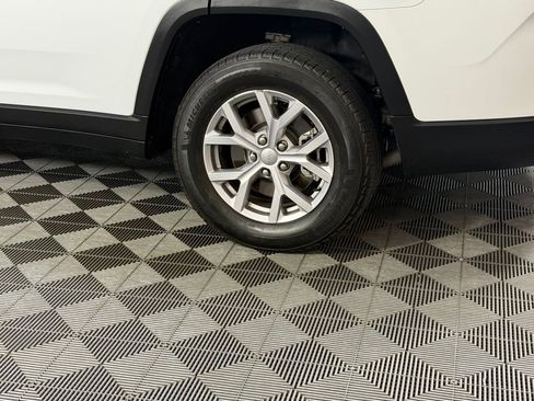 Used 2022 Jeep Grand Cherokee L Limited image 13