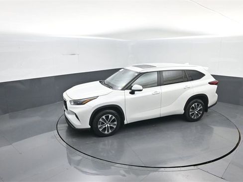 Used 2023 Toyota Highlander L image 22