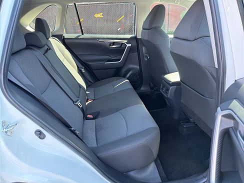 Used 2025 Toyota RAV4 XLE FWD image 14