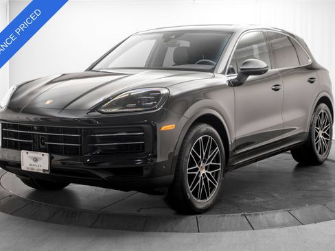 Used 2025 Porsche Cayenne AWD/4WD image 7