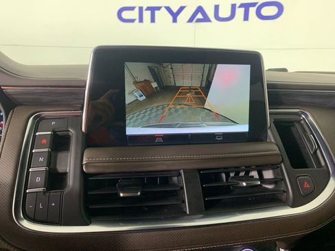 Used 2023 GMC Yukon XL SLT image 28