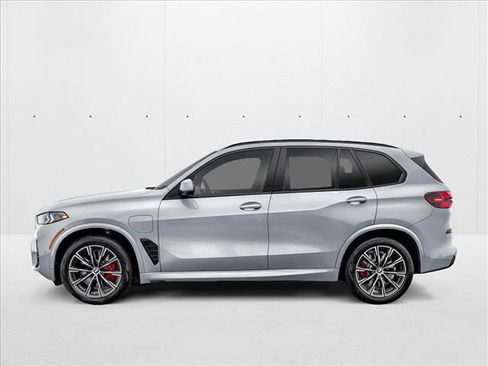 New 2026 BMW X5 xDrive50e w/ M Sport Package AWD/4WD image 3