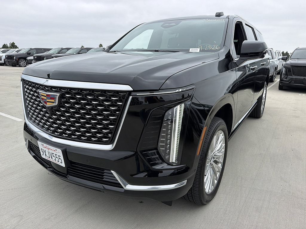 Certified 2026 Cadillac Escalade ESV Luxury RWD image 3