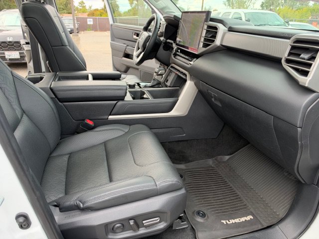 Used 2024 Toyota Tundra Limited AWD/4WD image 28