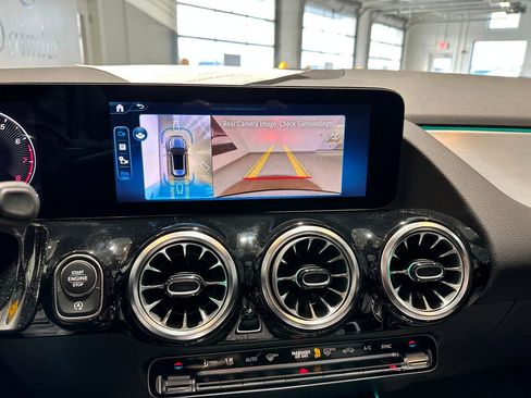 Used 2026 Mercedes-Benz GLA 250 4MATIC image 11