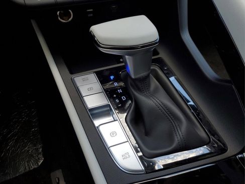 Used 2025 Hyundai Elantra Limited image 33