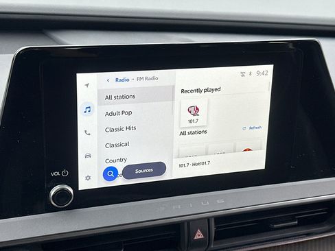 Used 2024 Toyota Prius LE image 18